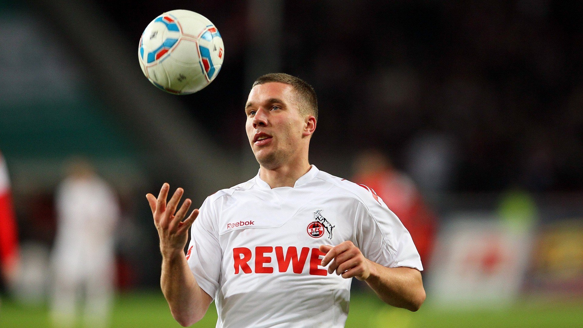 红蓝双线交织的统治史，为何德约科维奇在ATP总决赛的关键分上实现终极碾压？