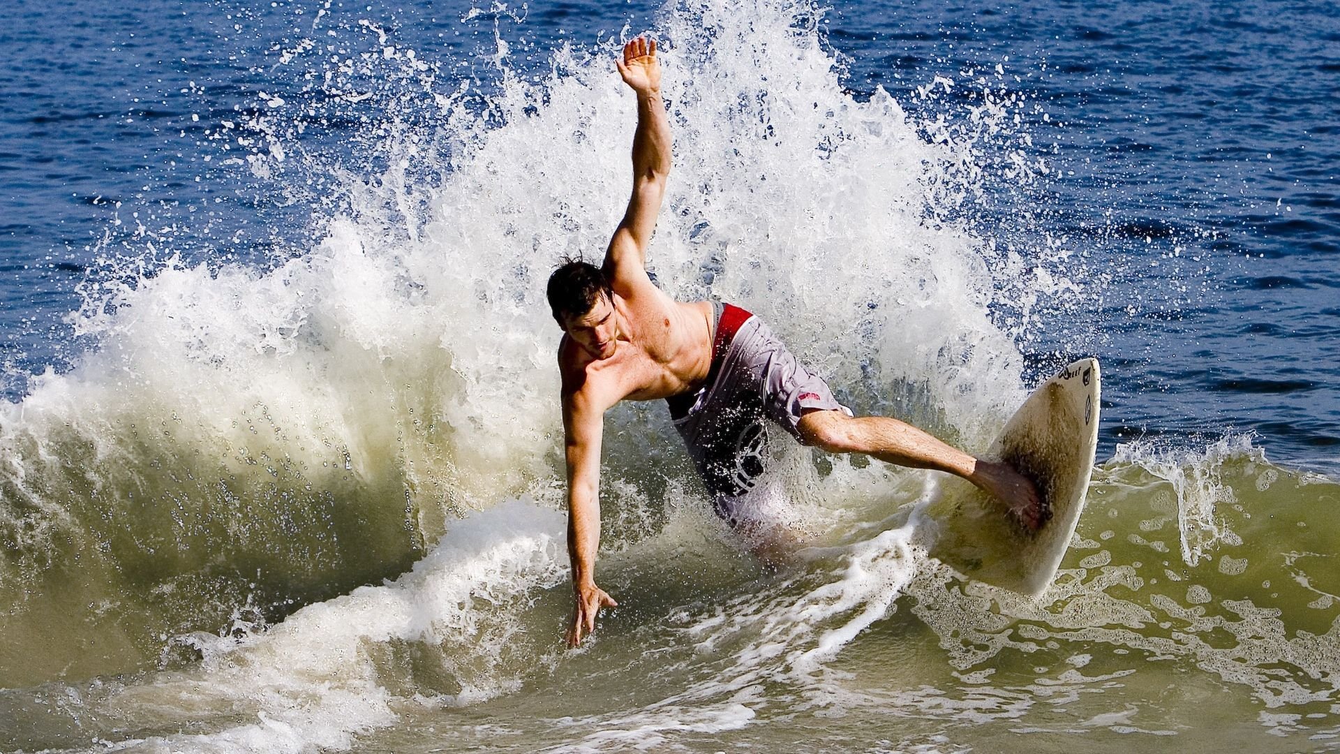 许昕的异国绝响，一记穿越地球的制胜球，如何点燃奥地利？